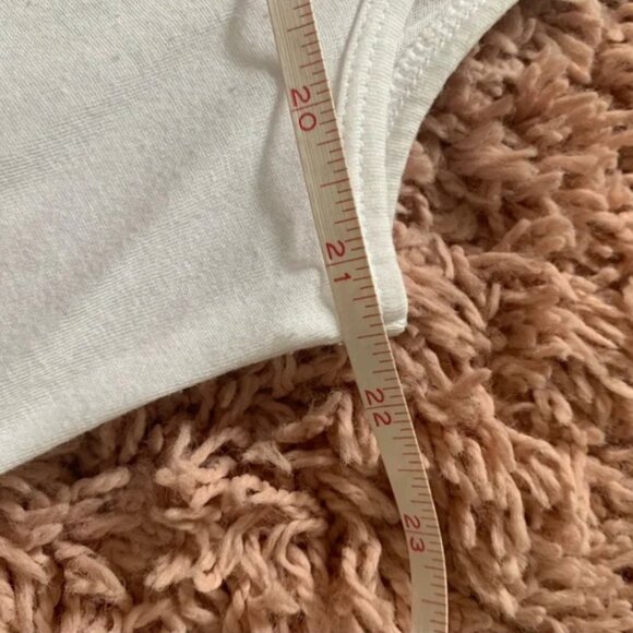 Gap White Eyelet Tank – XL | Effortlessly Chic - Picture 7 of 13